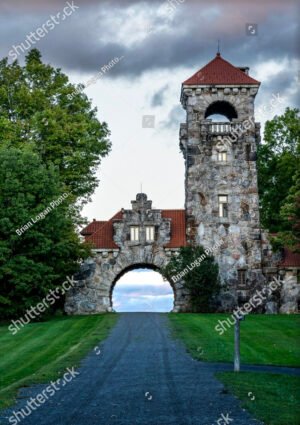 New Paltz - View of the Historic Testimonial Gateway