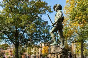 Minute Man statue, poised on a rocky base at Washington’s Headquarters Historic Site